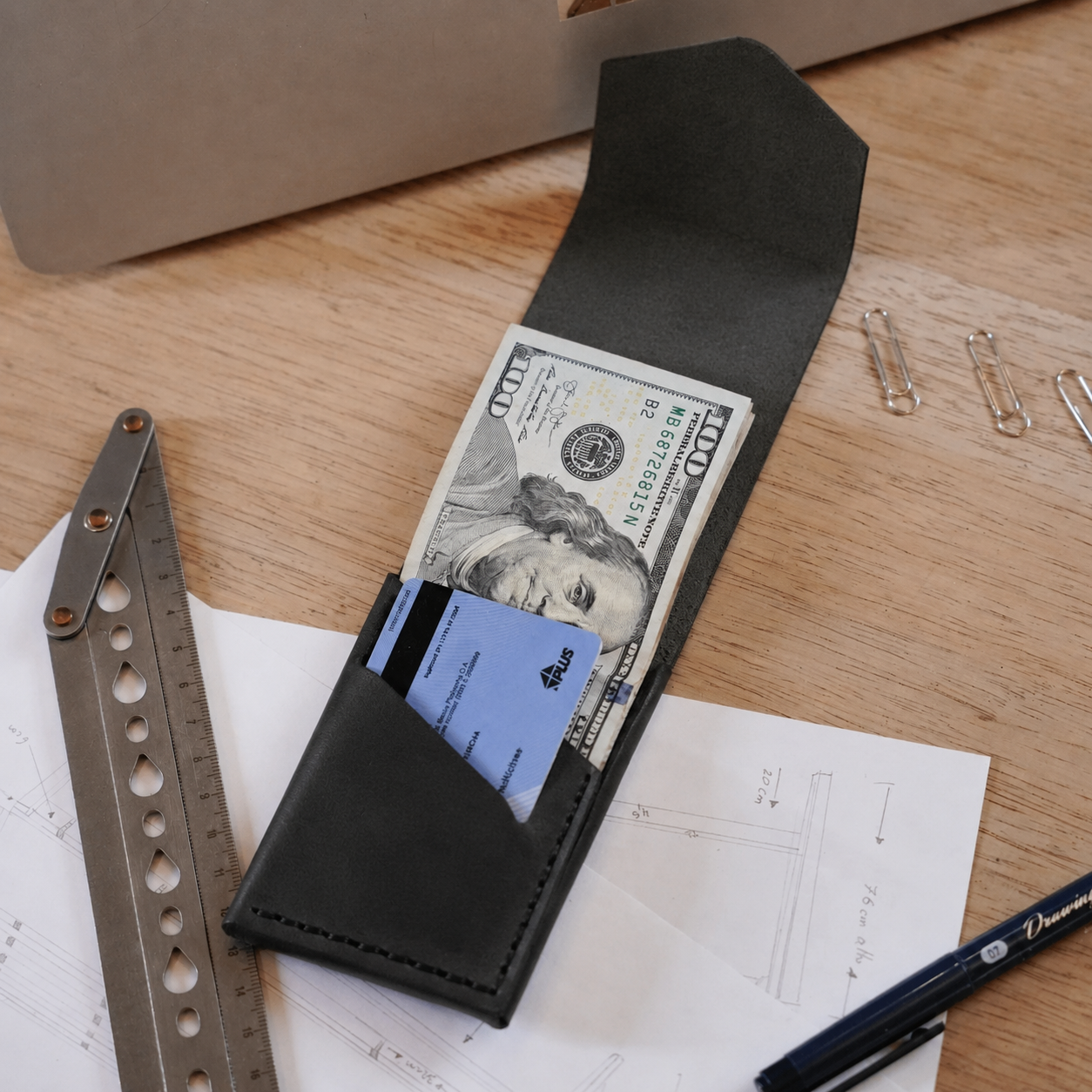 NOMAD™ Wrap Wallet
